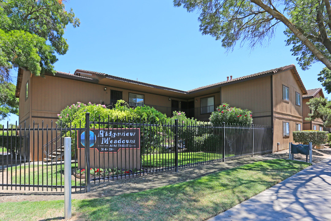 Ridgeview Meadows in Merced, CA - Building Photo