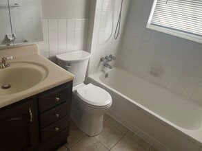 31501 N Marginal Dr in Willowick, OH - Building Photo - Building Photo