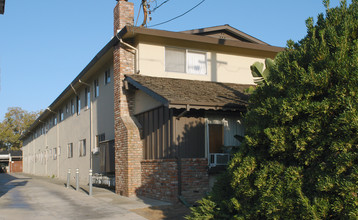 462 N Winchester Blvd in Santa Clara, CA - Building Photo - Building Photo