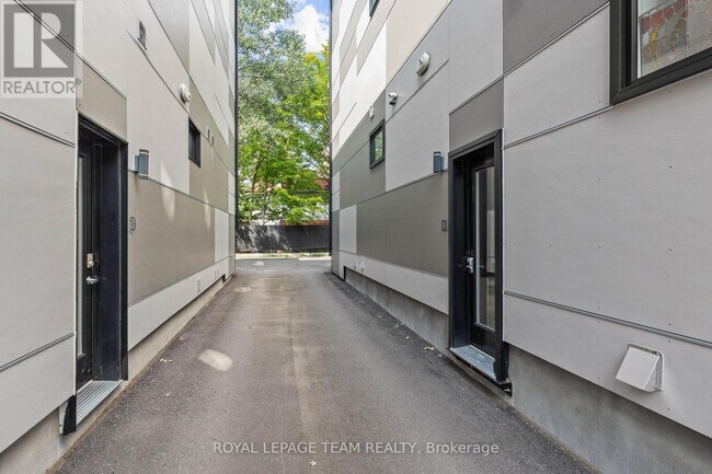 423 Ravenhill Ave in Ottawa, ON - Building Photo - Building Photo