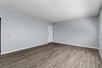 539 E 11th St in Long Beach, CA - Building Photo - Building Photo