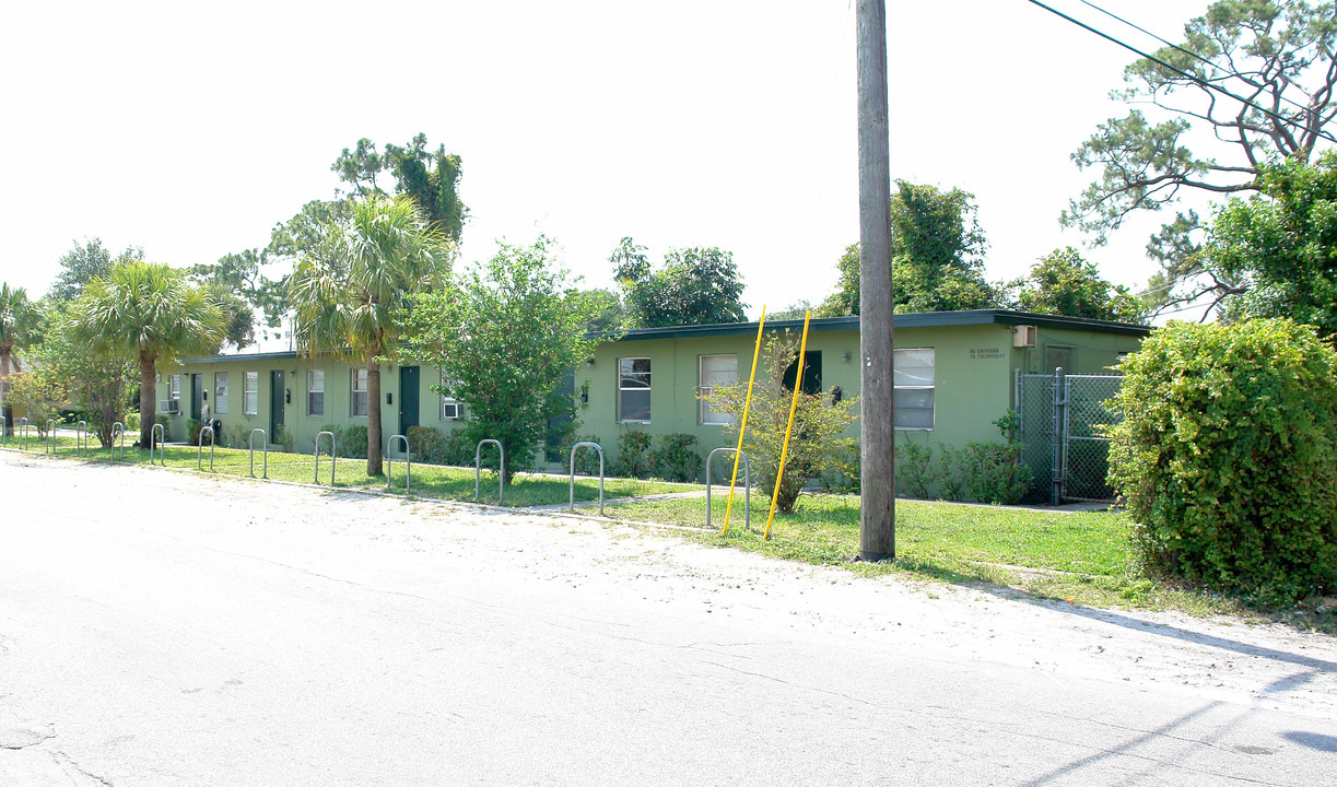 1000 NW 8th St in Fort Lauderdale, FL - Building Photo