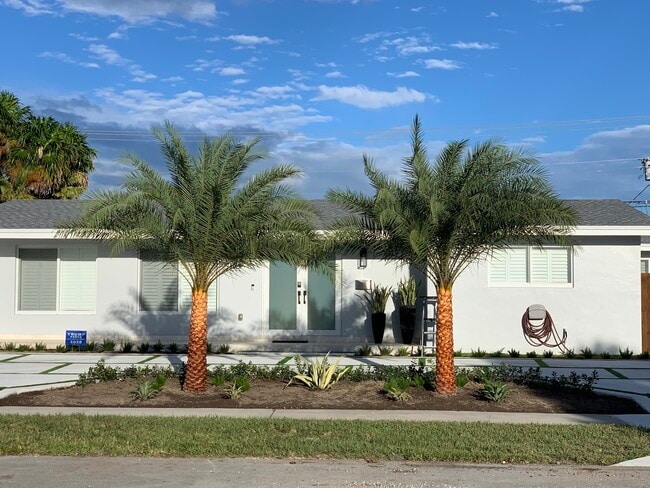 4865 SW 94th Ave in Miami, FL - Building Photo - Building Photo