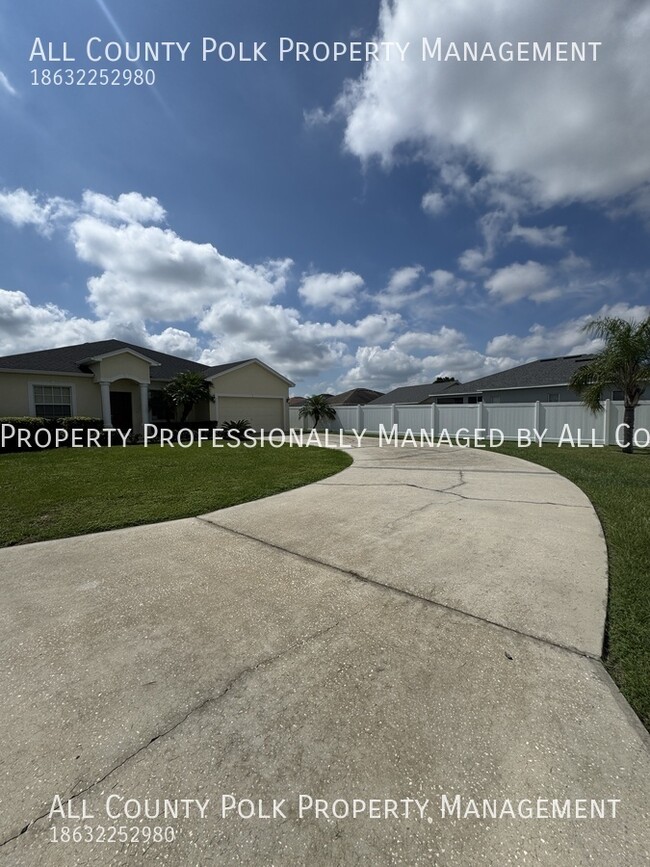 4711 Mandolin Loop in Winter Haven, FL - Building Photo - Building Photo