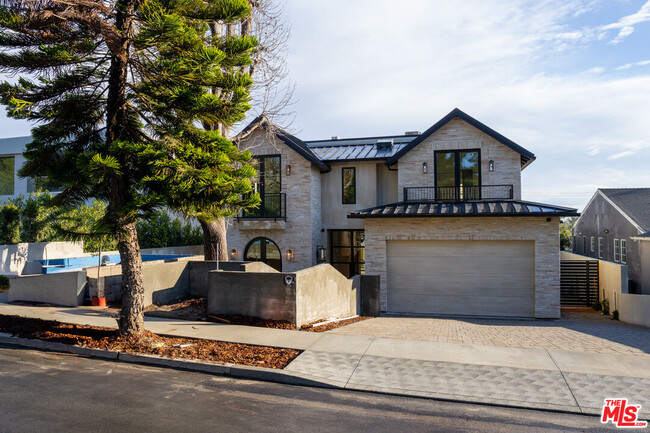 property at 3530 Mountain View Ave