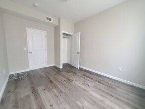 126 Wade St, Unit 5 in Jersey City, NJ - Building Photo - Building Photo