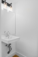 208 Bogey Ln in Eagle Point, OR - Building Photo - Building Photo