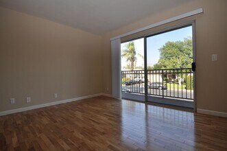 6401 Riverton Ave in Los Angeles, CA - Building Photo - Building Photo