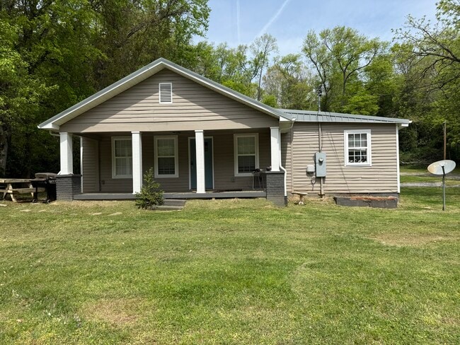 4528 Sevierville Pike in Knoxville, TN - Foto de edificio - Building Photo