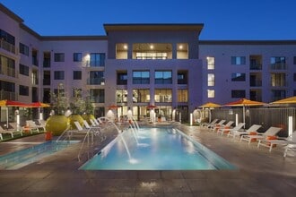 Curve at Melrose in Phoenix, AZ - Foto de edificio - Building Photo