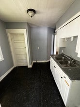 521 S Detroit Ave in Toledo, OH - Building Photo - Building Photo