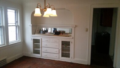 2776 N 53rd St, Unit Upper in Milwaukee, WI - Building Photo - Building Photo