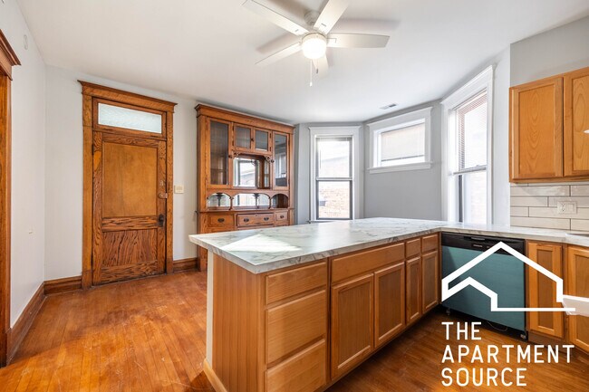 2519 S Millard Ave, Unit 1 in Chicago, IL - Foto de edificio - Building Photo