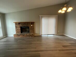 158 Marion Dr in Belleville, IL - Building Photo - Building Photo