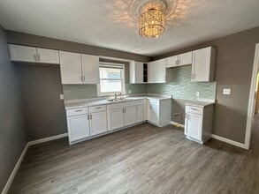 3152 N 42nd Pl in Milwaukee, WI - Building Photo - Building Photo