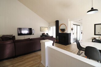 1201 Hearthstone Ln in Santa Maria, CA - Building Photo - Building Photo