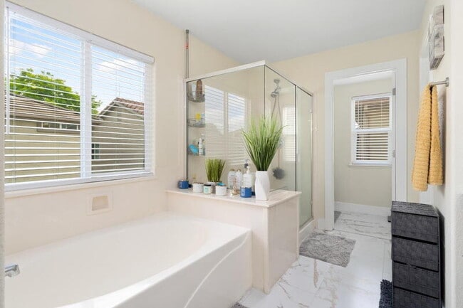 660 Greg Thatch Cir in Sacramento, CA - Building Photo - Building Photo