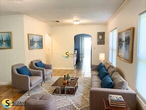 478 W 58th St in Jacksonville, FL - Foto de edificio - Building Photo