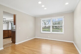 10 Fairview Ave in Deerfield, IL - Building Photo - Building Photo