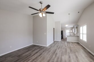 1007 Kansas City Dr in Monroe, NC - Foto de edificio - Building Photo