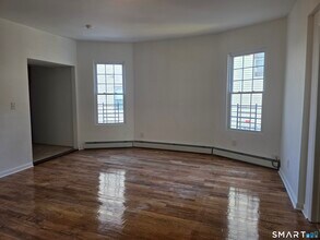 120 Easton Ave in Waterbury, CT - Building Photo - Building Photo