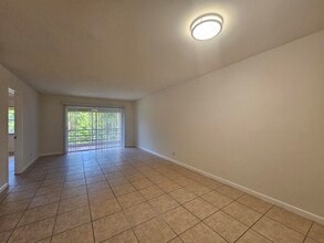 120 Sparrow Dr in Royal Palm Beach, FL - Building Photo - Building Photo