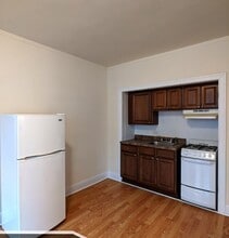 3335 W Diversey Ave in Chicago, IL - Building Photo - Building Photo