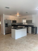 2839 SW 25th Ter in Miami, FL - Building Photo - Building Photo