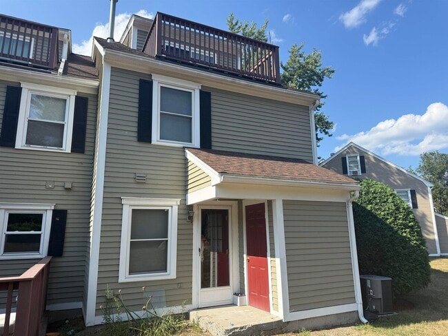 30 Cadogan Way in Nashua, NH - Building Photo - Building Photo
