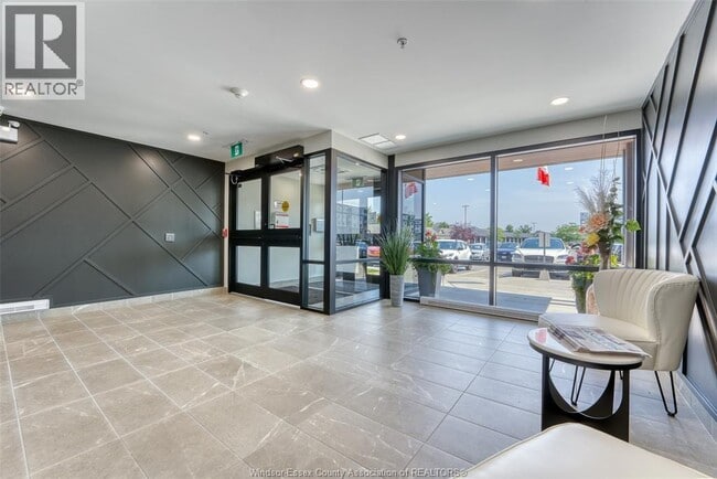 4578 Huron Church Line Rd in Lasalle, ON - Building Photo - Building Photo