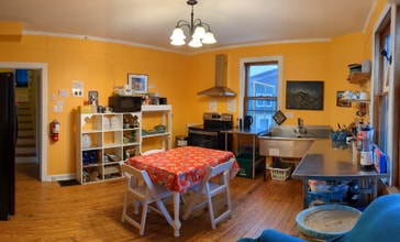 16 Ravenscroft Dr in Asheville, NC - Building Photo - Building Photo