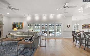 4121 Highland Park Cir in Lutz, FL - Foto de edificio - Building Photo