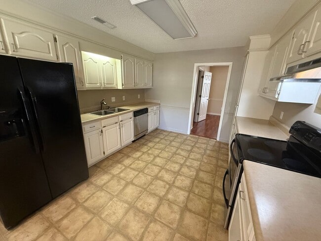 3635 Oleander Dr in Sumter, SC - Building Photo - Building Photo