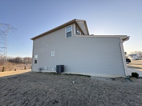 611 Sunriver Dr in Painesville, OH - Building Photo - Building Photo