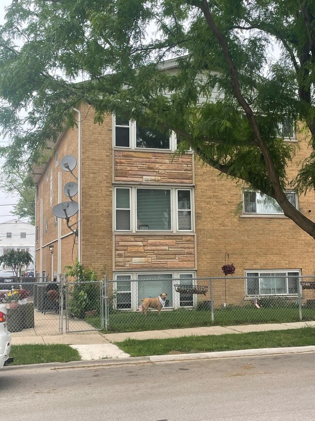 9504 Lawrence Ct, Unit 2 N