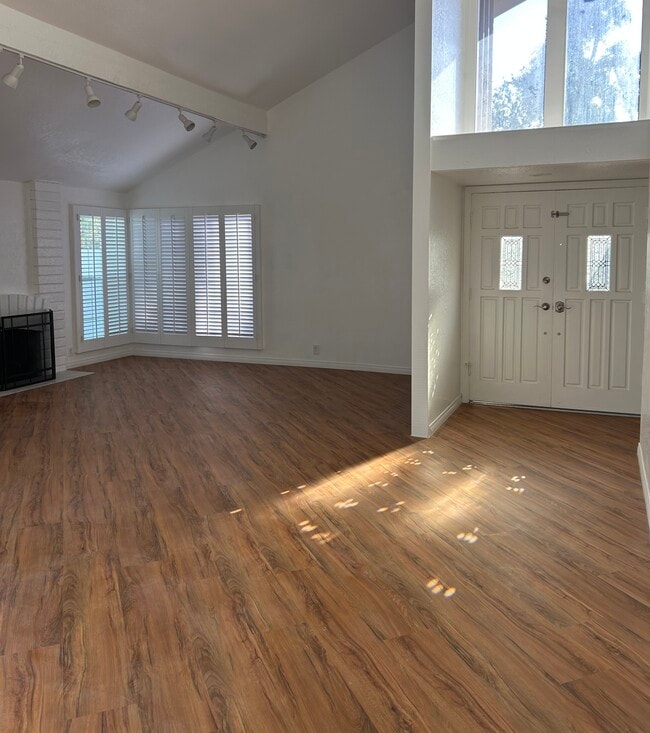 12644 Nola Pl in Granada Hills, CA - Building Photo - Building Photo