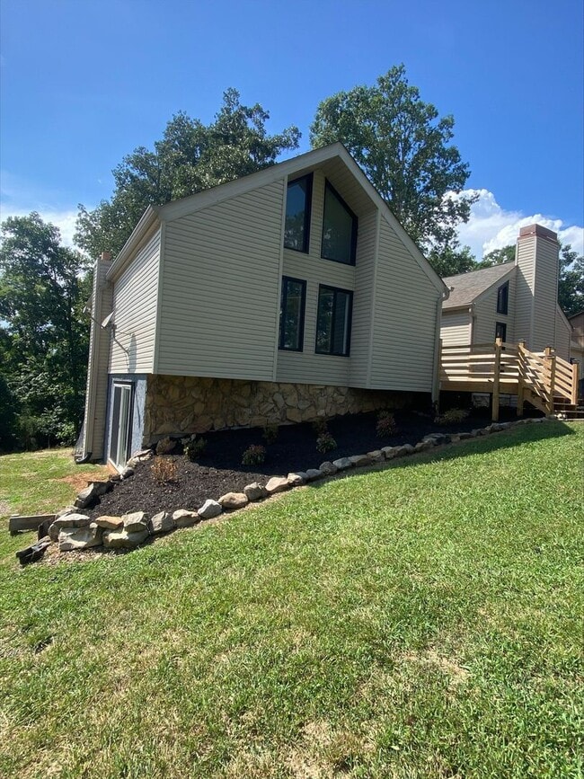 2157 Windy Cove Ln in Talbott, TN - Foto de edificio - Building Photo