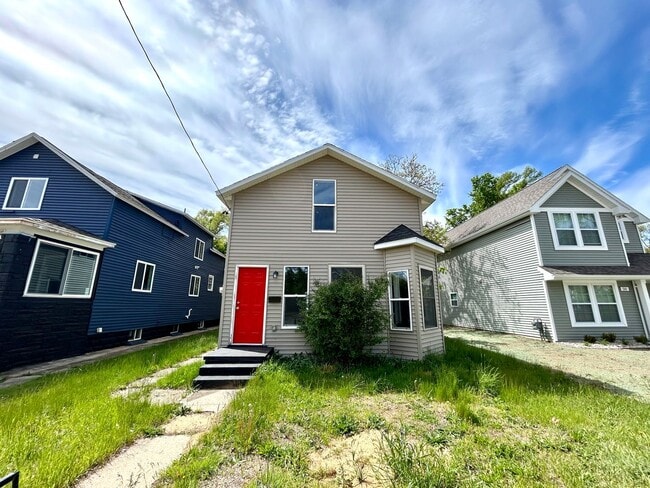 property at 507 E Apple Ave