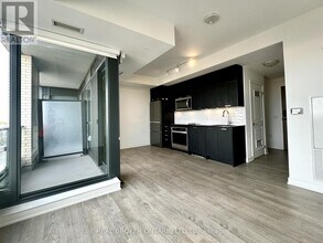 120 Eagle Rock Way in Vaughan, ON - Building Photo - Building Photo