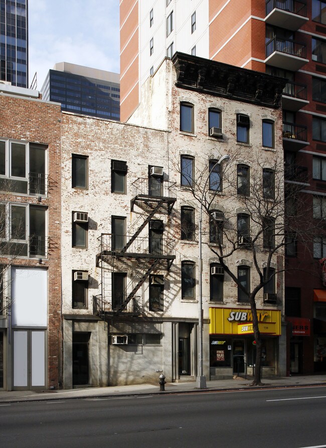 739-745 Second Ave in New York, NY - Foto de edificio - Building Photo