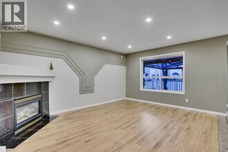 58 Lakeview Bay in Chestermere, AB - Building Photo - Building Photo