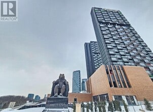 1 Quarrington Lane in North York, ON - Building Photo - Building Photo