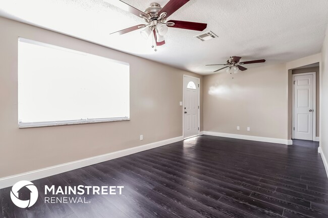 6230 Westport Dr in Port Richey, FL - Building Photo - Building Photo