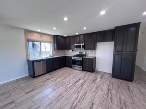 20160 Bouma Ct in Artesia, CA - Building Photo - Building Photo