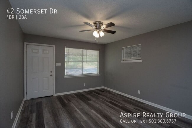 42 Somerset Dr in North Little Rock, AR - Foto de edificio - Building Photo
