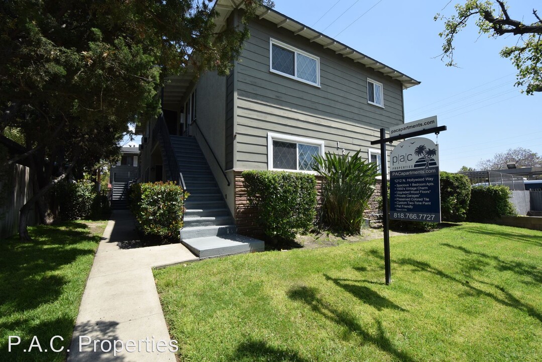 1212 N Hollywood Way in Burbank, CA - Foto de edificio
