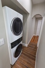 497 Warren St, Unit 2 in Boston, MA - Building Photo - Building Photo