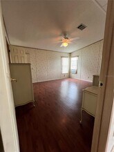 1001 Starkey Rd in Largo, FL - Building Photo - Building Photo