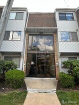 517 Edison Glen Terrace in Edison, NJ - Building Photo