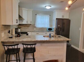 1372 Lockwood Dr SW in Atlanta, GA - Building Photo - Building Photo